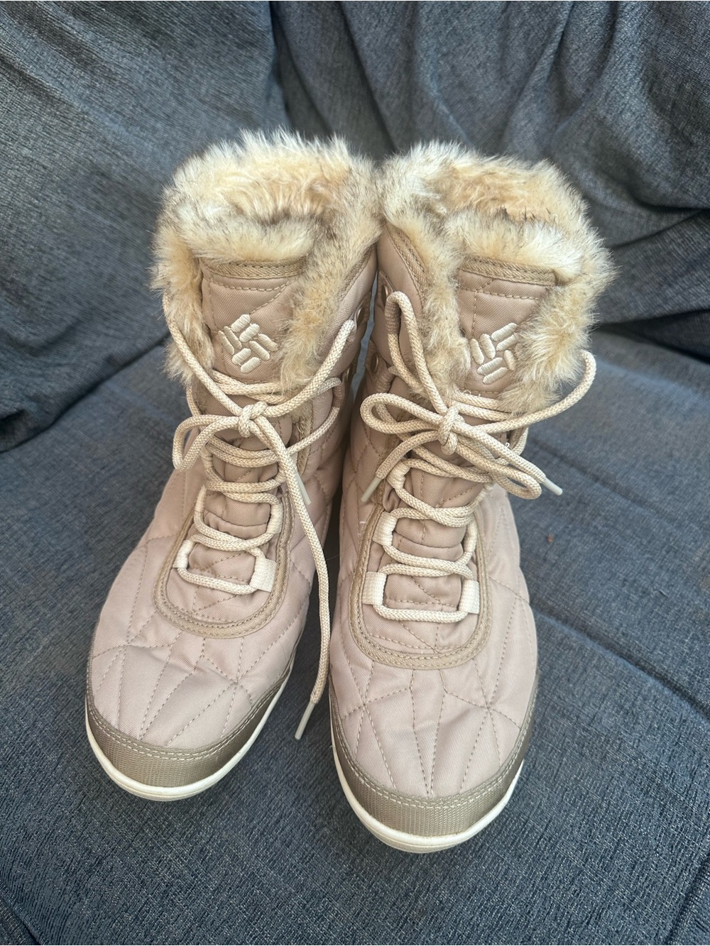 Columbia Women's Minx Shorty III Snow Boots in the Oxford Tan/Fawn- 10.5